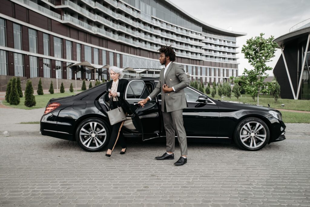 Birmingham Airport Chauffeur Service: Comfort and Reliability - Airport Chauffeur Service in Birmingham: Comfort, Reliability, and Professional Travel