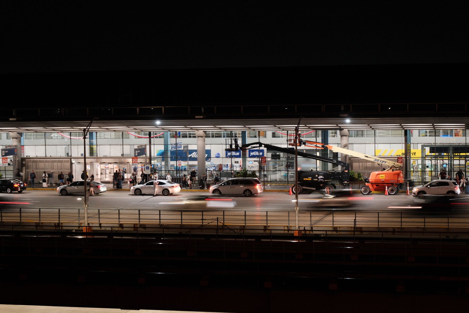 Your ultimate guide to airport transfers for early and late