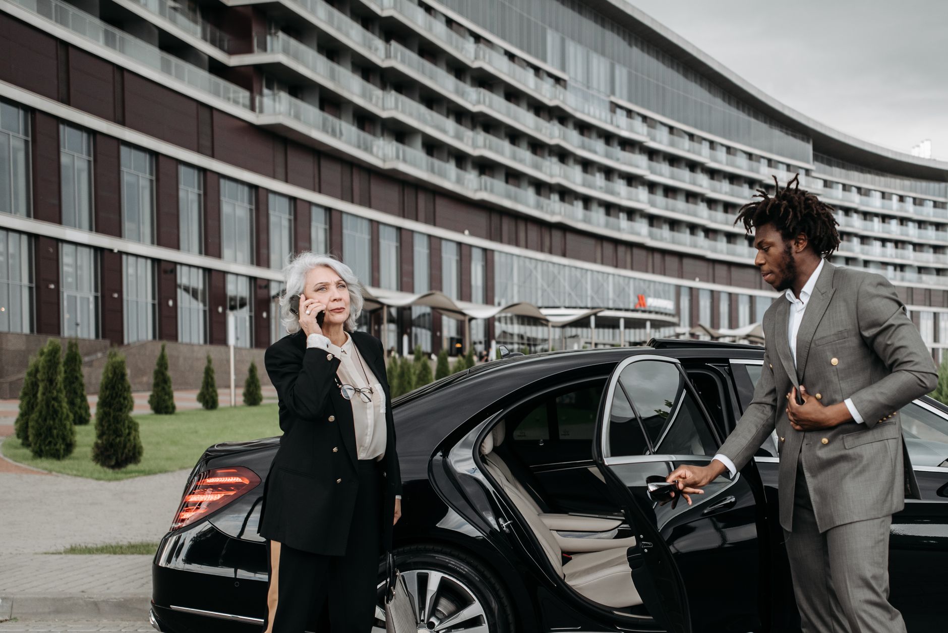 Birmingham to Dudley Private Transfer and Chauffeur Service