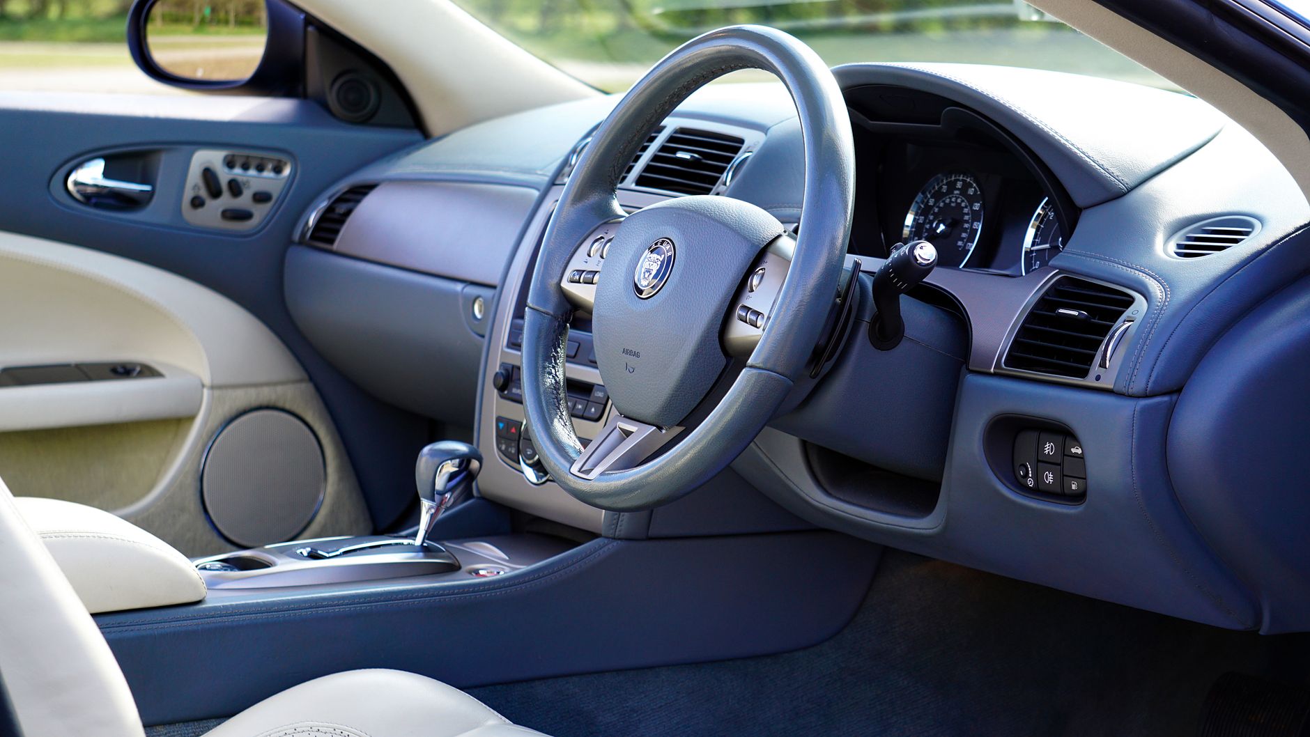 Birmingham to Warwick Private Chauffeur Transfers Guide