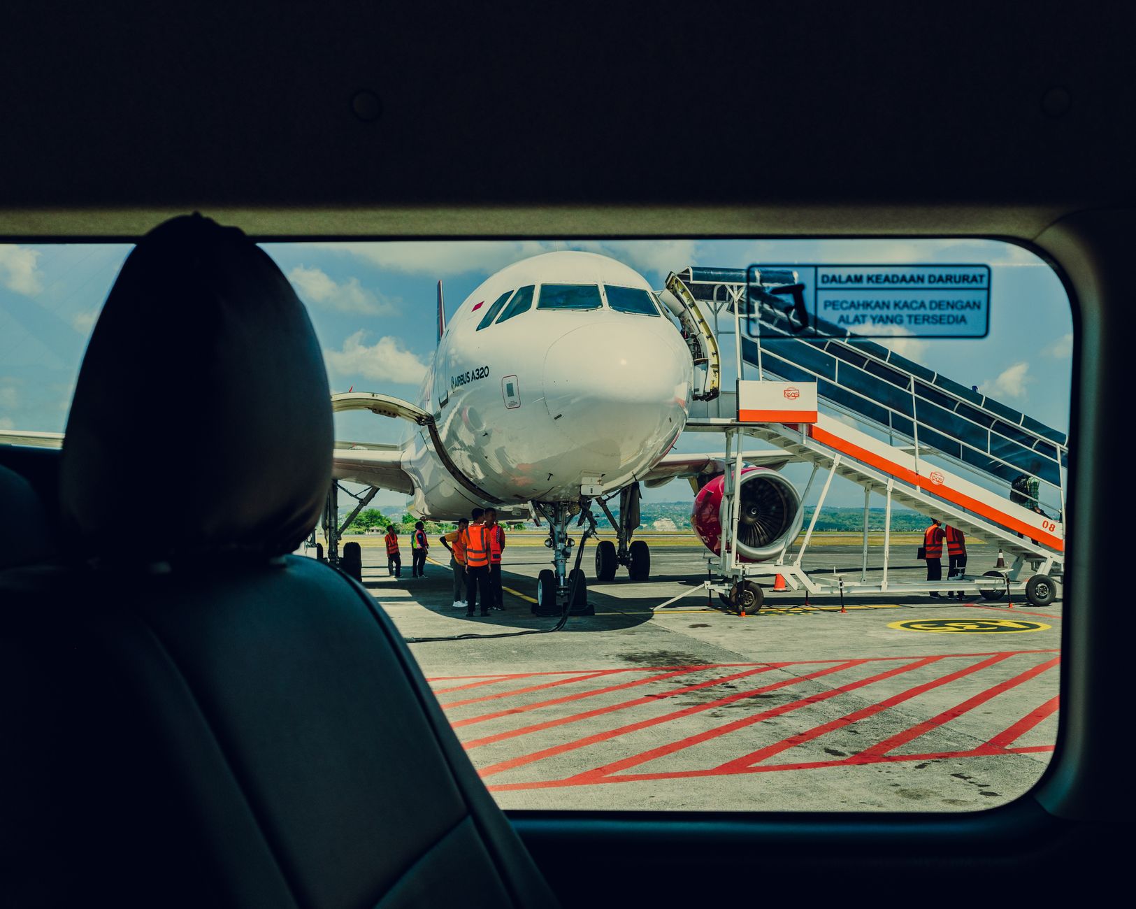 How to Plan a Smooth Airport Pickup After a Long